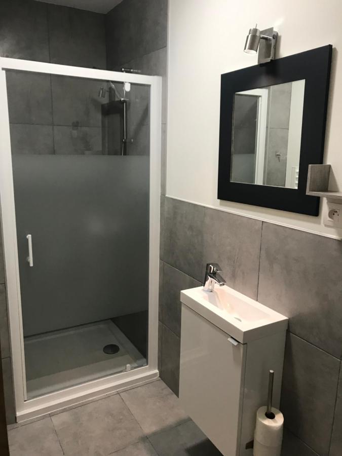 Guest house Studette De 17m2 Avec Parking Prive Gratuit Climatisation Et Petite Cuisine *