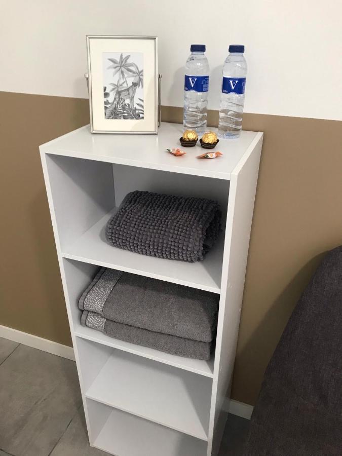 Studette De 17m2 Avec Parking Prive Gratuit Climatisation Et Petite Cuisine